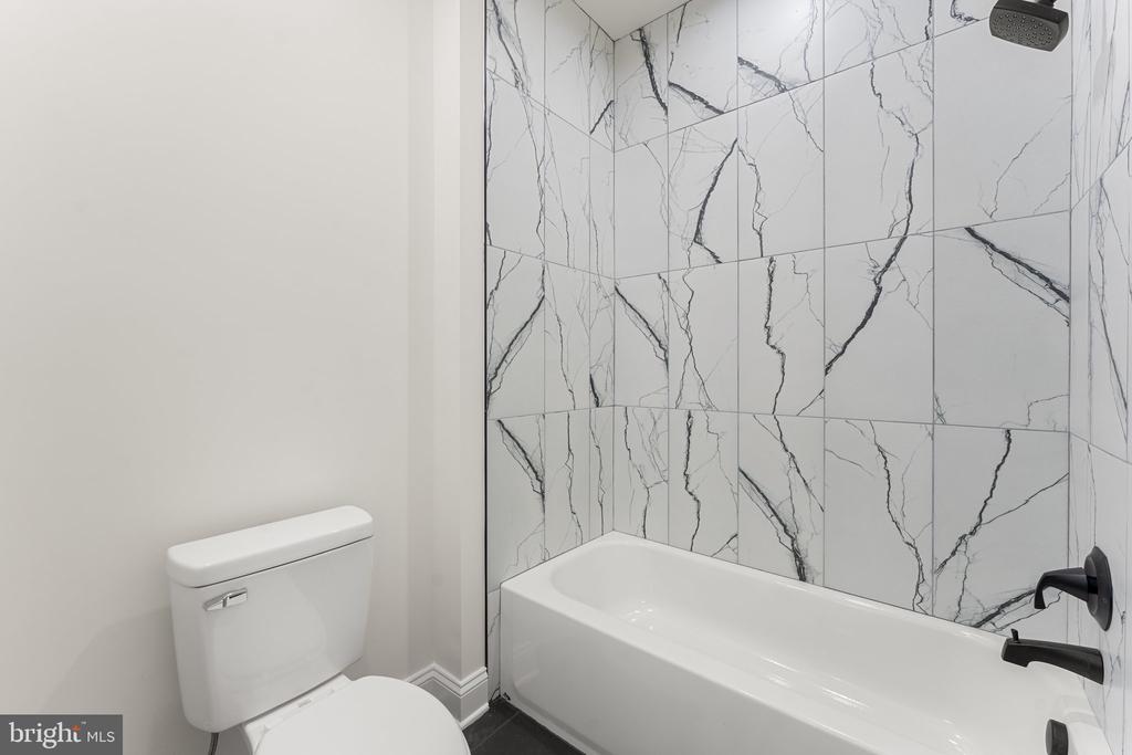 6581 VALLEY DR, WARRENTON, Virginia 20187, 4 Bedrooms Bedrooms, ,2 BathroomsBathrooms,Residential,6581 VALLEY DR,VAFQ2019714 MLS # VAFQ2019714