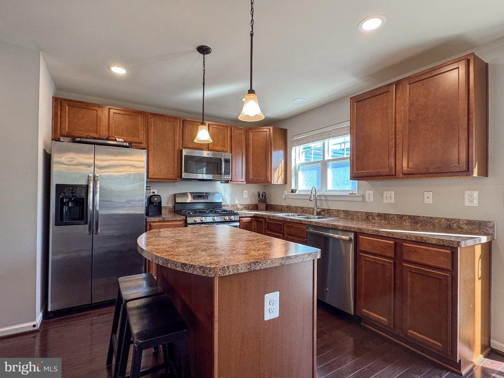 2337 DRAKE LN, FREDERICKSBURG, Virginia 22408, 3 Bedrooms Bedrooms, ,2 BathroomsBathrooms,Residential,2337 DRAKE LN,VASP2040828 MLS # VASP2040828