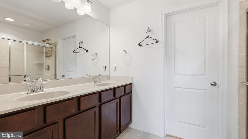 10208 EGRET CT, FREDERICKSBURG, Virginia 22408, 3 Bedrooms Bedrooms, ,3 BathroomsBathrooms,Residential,10208 EGRET CT,VASP2041250 MLS # VASP2041250