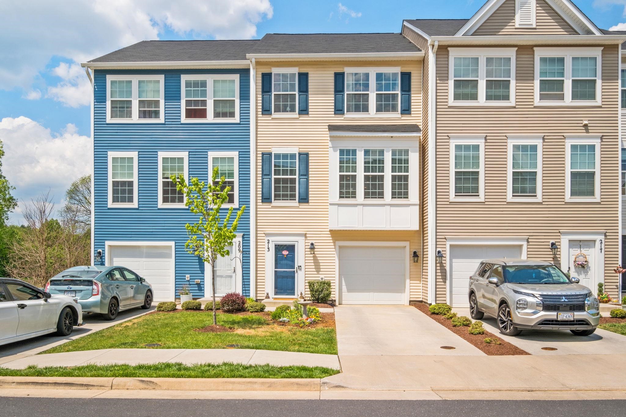 213 WILLOWSHIRE CT, WAYNESBORO, Virginia 22980, 3 Bedrooms Bedrooms, ,2 BathroomsBathrooms,Residential,213 WILLOWSHIRE CT,676339 MLS # 676339