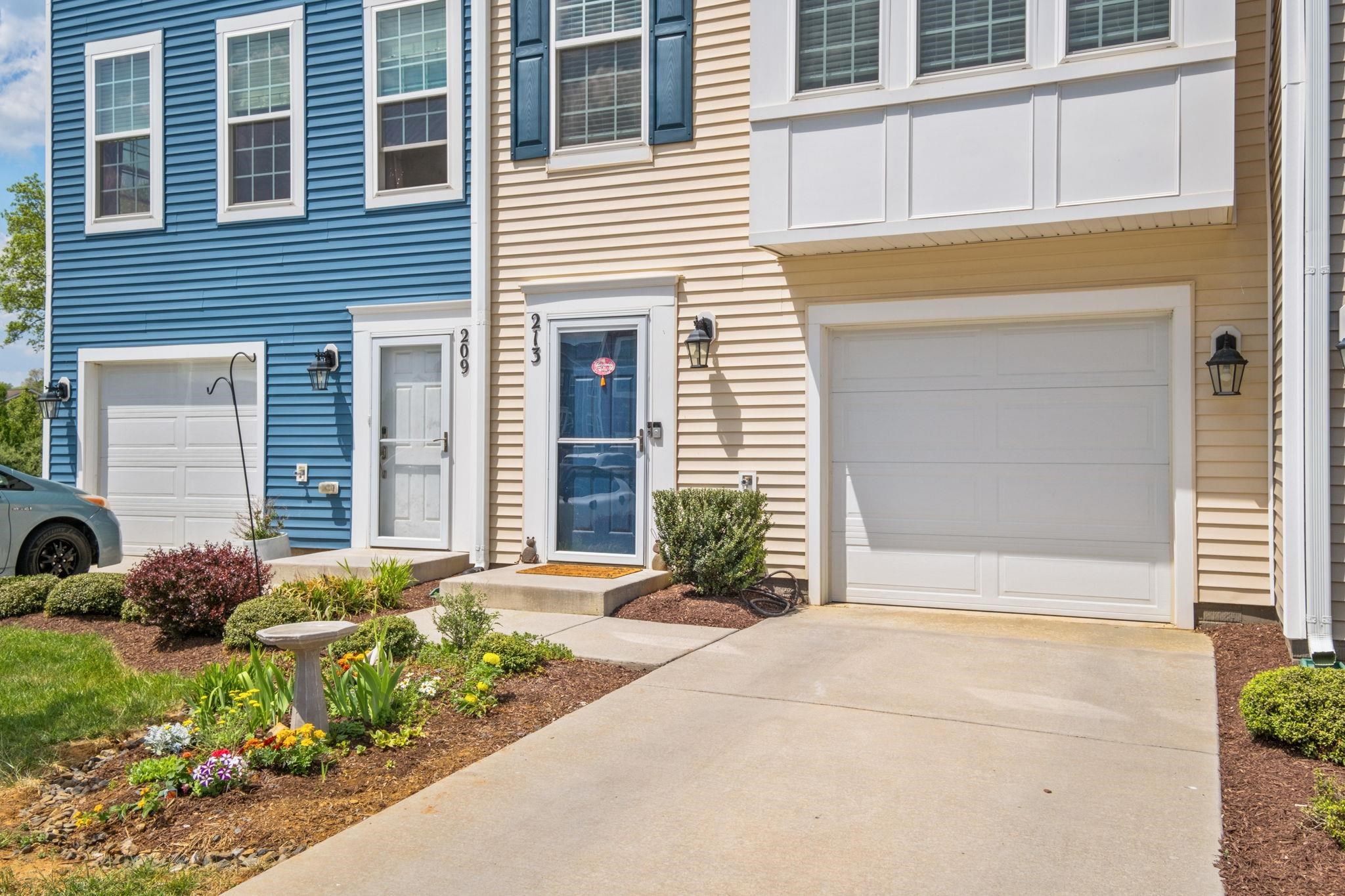 213 WILLOWSHIRE CT, WAYNESBORO, Virginia 22980, 3 Bedrooms Bedrooms, ,2 BathroomsBathrooms,Residential,213 WILLOWSHIRE CT,676339 MLS # 676339