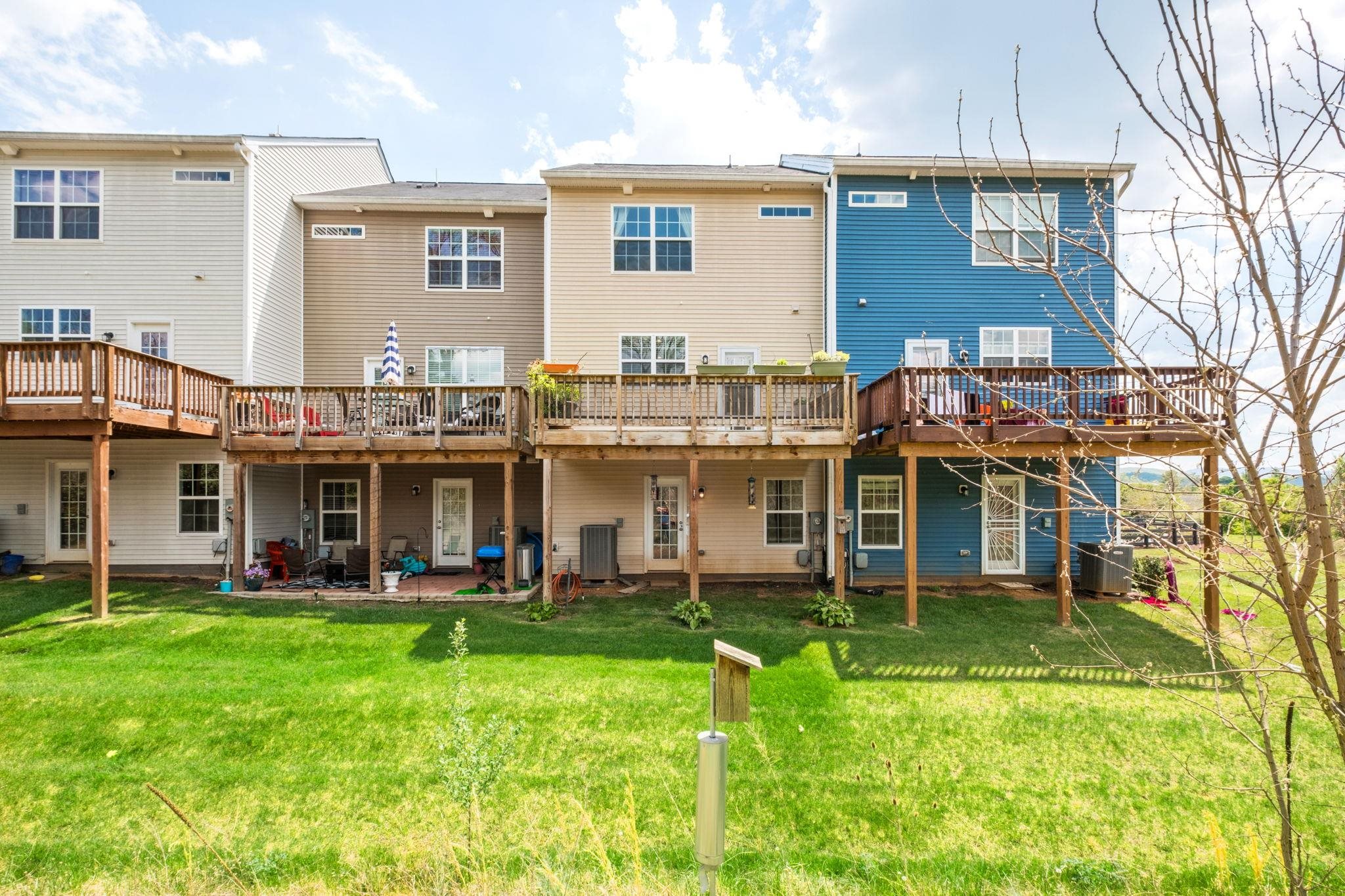 213 WILLOWSHIRE CT, WAYNESBORO, Virginia 22980, 3 Bedrooms Bedrooms, ,2 BathroomsBathrooms,Residential,213 WILLOWSHIRE CT,676339 MLS # 676339