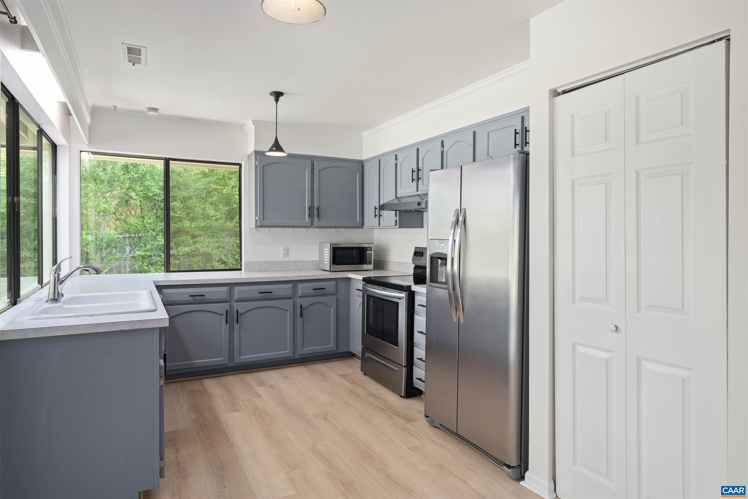 279 TENNIS DR, CHARLOTTESVILLE, Virginia 22901, 3 Bedrooms Bedrooms, ,2 BathroomsBathrooms,Residential,Fresh one-level living,279 TENNIS DR,676340 MLS # 676340