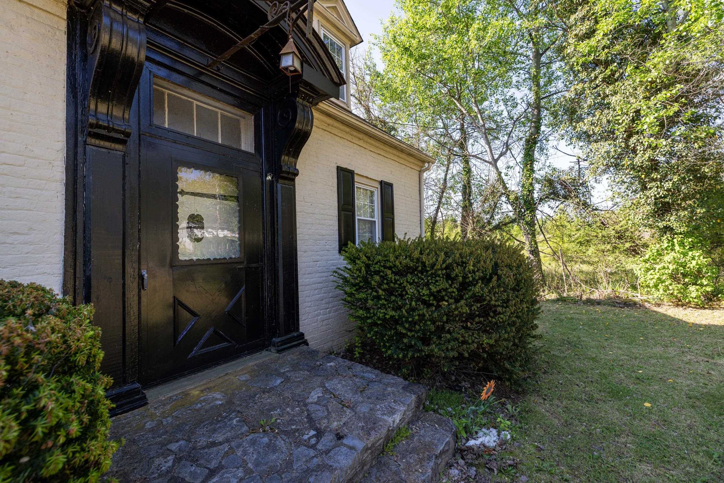 1533 LEE HWY, VERONA, Virginia 24482, 3 Bedrooms Bedrooms, ,2 BathroomsBathrooms,Residential,1533 LEE HWY,676346 MLS # 676346