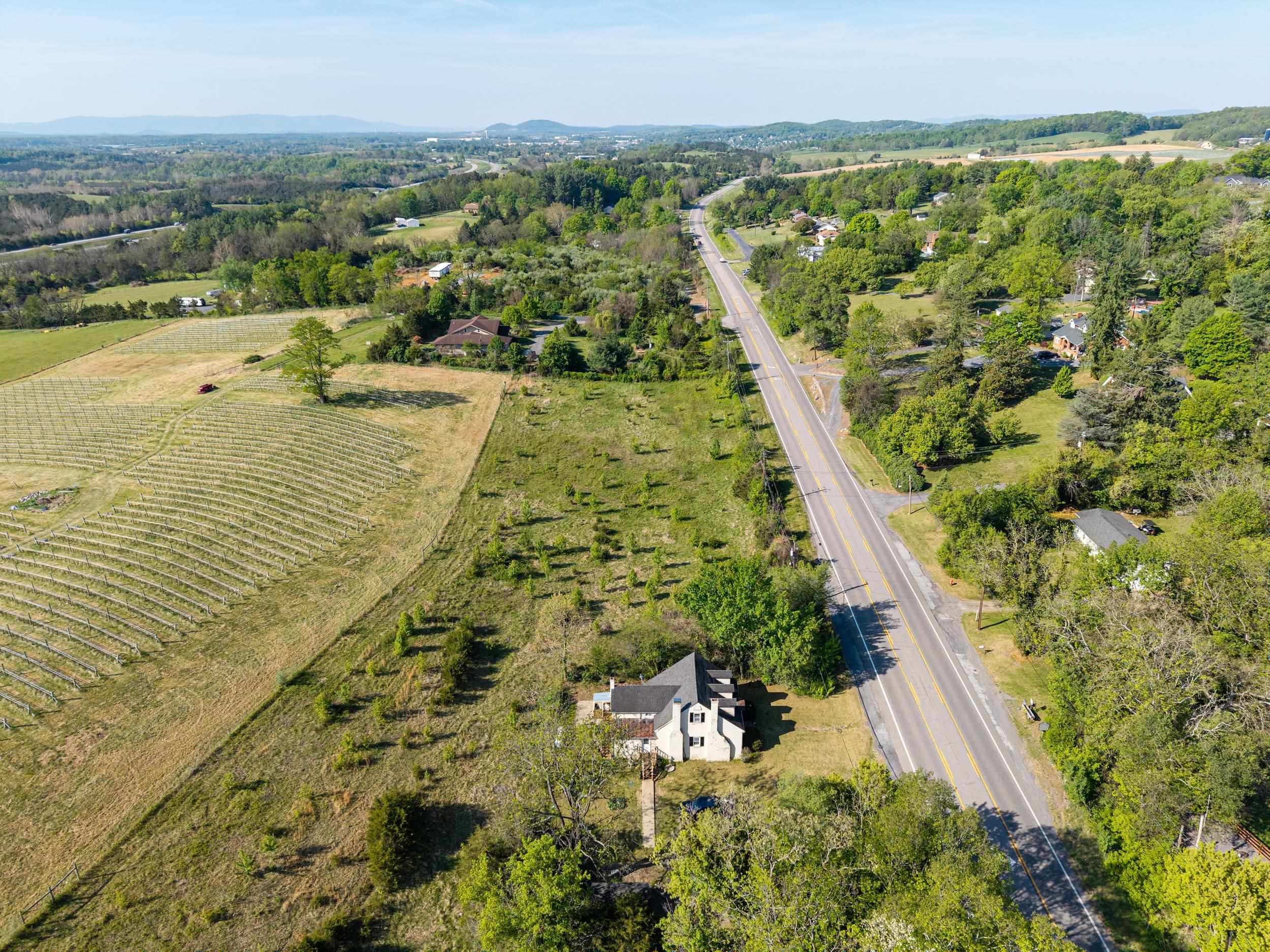 1533 LEE HWY, VERONA, Virginia 24482, 3 Bedrooms Bedrooms, ,2 BathroomsBathrooms,Residential,1533 LEE HWY,676346 MLS # 676346