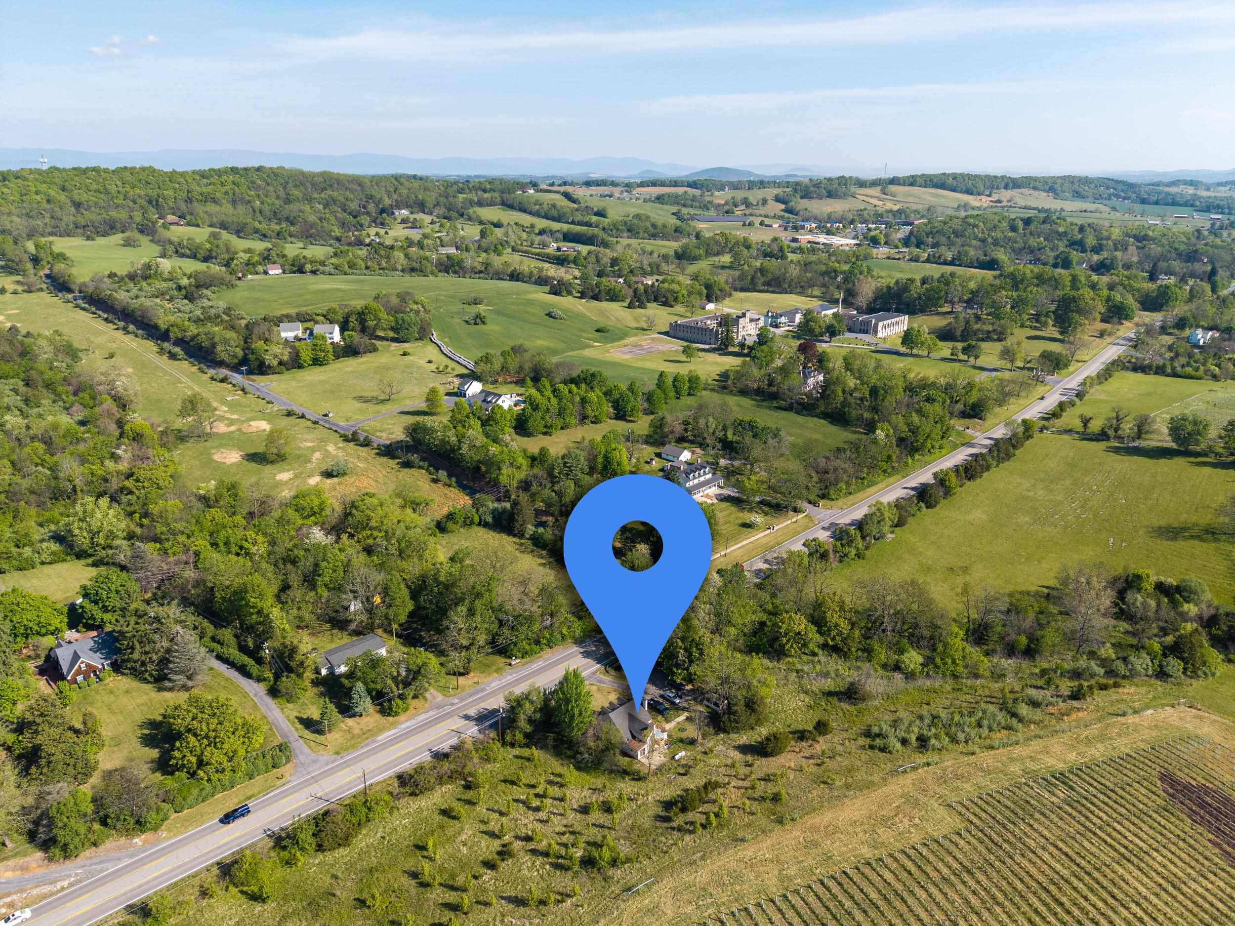 1533 LEE HWY, VERONA, Virginia 24482, 3 Bedrooms Bedrooms, ,2 BathroomsBathrooms,Residential,1533 LEE HWY,676346 MLS # 676346