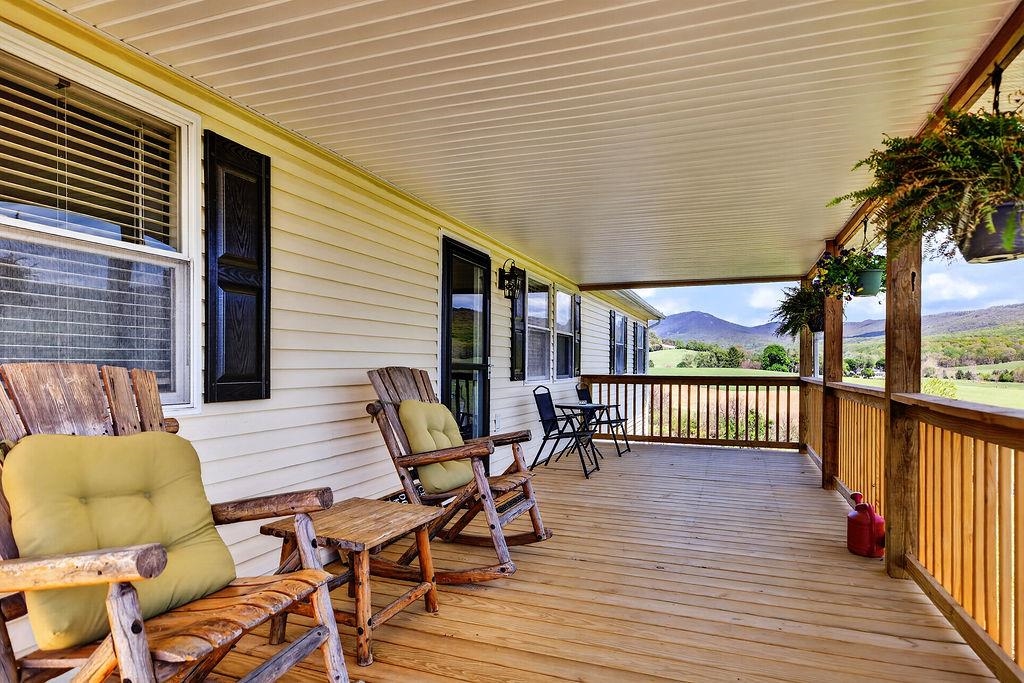 2099 MOUNTAIN VALLEY RD, KEEZLETOWN, Virginia 22832, 4 Bedrooms Bedrooms, ,2 BathroomsBathrooms,Residential,2099 MOUNTAIN VALLEY RD,676347 MLS # 676347