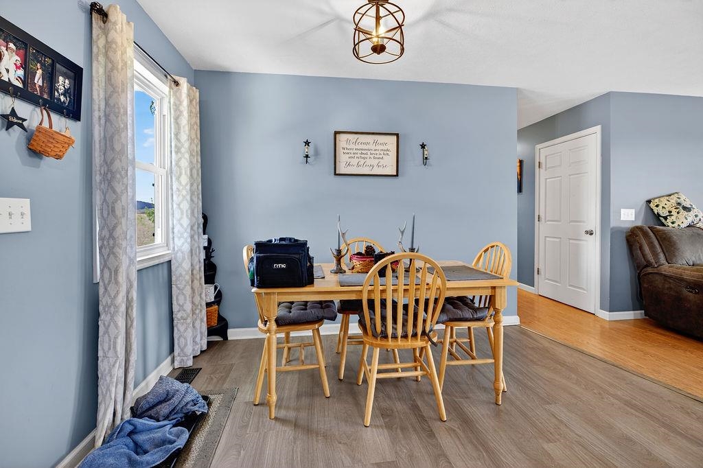 2099 MOUNTAIN VALLEY RD, KEEZLETOWN, Virginia 22832, 4 Bedrooms Bedrooms, ,2 BathroomsBathrooms,Residential,2099 MOUNTAIN VALLEY RD,676347 MLS # 676347