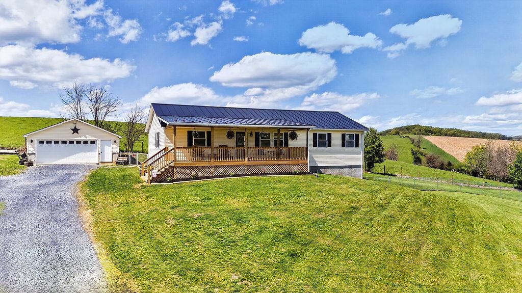 2099 MOUNTAIN VALLEY RD, KEEZLETOWN, Virginia 22832, 4 Bedrooms Bedrooms, ,2 BathroomsBathrooms,Residential,2099 MOUNTAIN VALLEY RD,676347 MLS # 676347