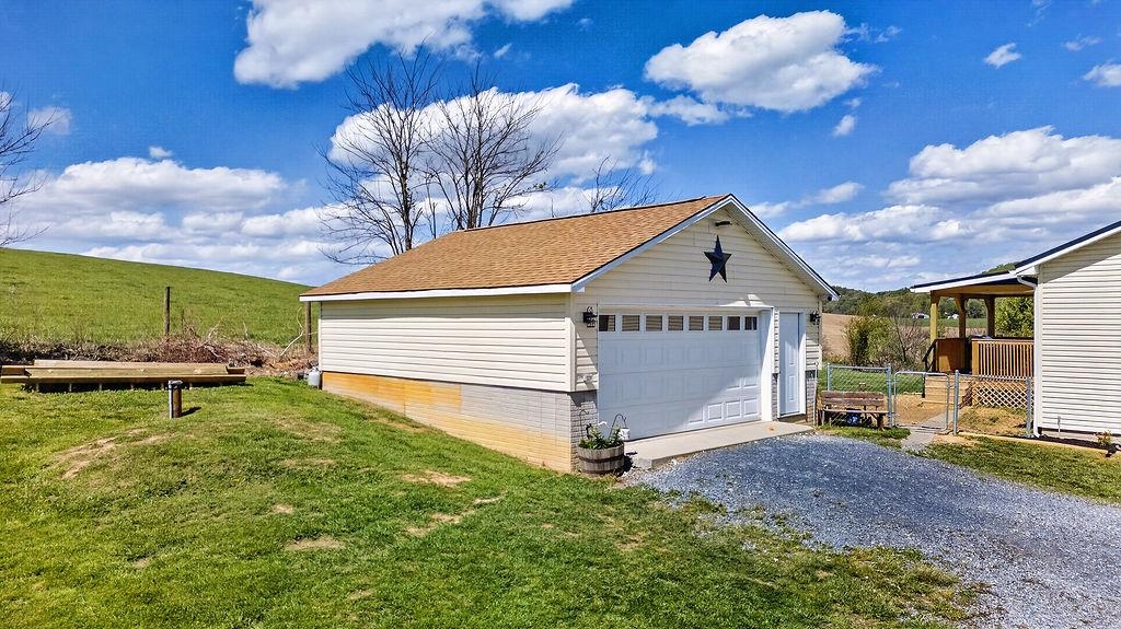 2099 MOUNTAIN VALLEY RD, KEEZLETOWN, Virginia 22832, 4 Bedrooms Bedrooms, ,2 BathroomsBathrooms,Residential,2099 MOUNTAIN VALLEY RD,676347 MLS # 676347