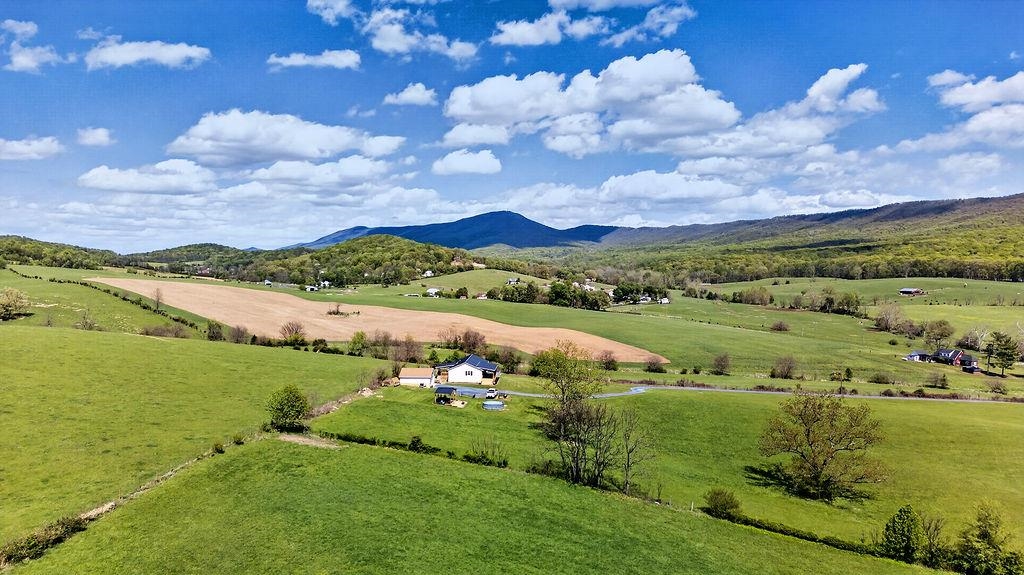 2099 MOUNTAIN VALLEY RD, KEEZLETOWN, Virginia 22832, 4 Bedrooms Bedrooms, ,2 BathroomsBathrooms,Residential,2099 MOUNTAIN VALLEY RD,676347 MLS # 676347