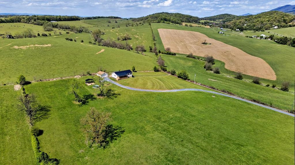 2099 MOUNTAIN VALLEY RD, KEEZLETOWN, Virginia 22832, 4 Bedrooms Bedrooms, ,2 BathroomsBathrooms,Residential,2099 MOUNTAIN VALLEY RD,676347 MLS # 676347