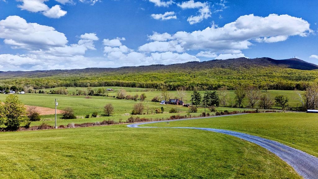 2099 MOUNTAIN VALLEY RD, KEEZLETOWN, Virginia 22832, 4 Bedrooms Bedrooms, ,2 BathroomsBathrooms,Residential,2099 MOUNTAIN VALLEY RD,676347 MLS # 676347