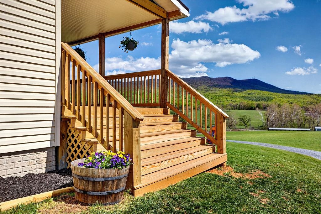 2099 MOUNTAIN VALLEY RD, KEEZLETOWN, Virginia 22832, 4 Bedrooms Bedrooms, ,2 BathroomsBathrooms,Residential,2099 MOUNTAIN VALLEY RD,676347 MLS # 676347