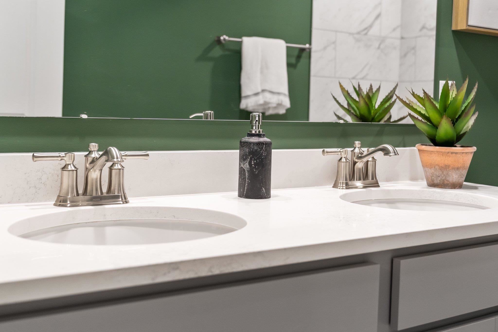 13 AVONWOODS CT, STAUNTON, Virginia 24401, 4 Bedrooms Bedrooms, ,3 BathroomsBathrooms,Residential,13 AVONWOODS CT,676350 MLS # 676350