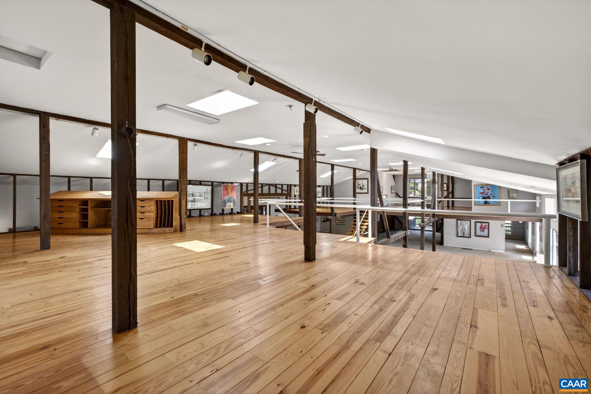 18 PROVIDENCE LN, WAYNESBORO, Virginia 22980, 3 Bedrooms Bedrooms, ,4 BathroomsBathrooms,Residential,P. Buckley Moss Estate,18 PROVIDENCE LN,676356 MLS # 676356