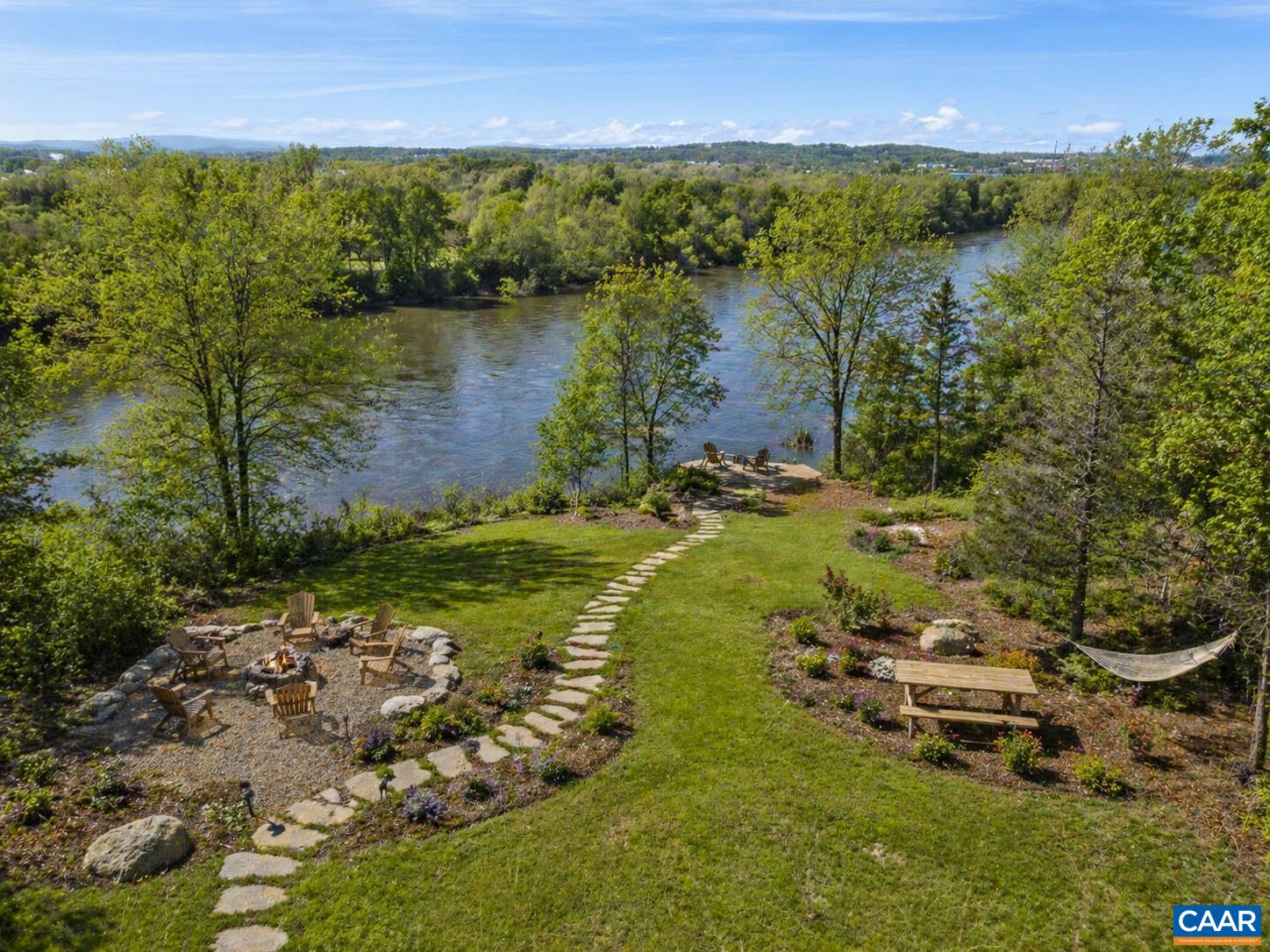 18 PROVIDENCE LN, WAYNESBORO, Virginia 22980, 3 Bedrooms Bedrooms, ,4 BathroomsBathrooms,Residential,P. Buckley Moss Estate,18 PROVIDENCE LN,676356 MLS # 676356