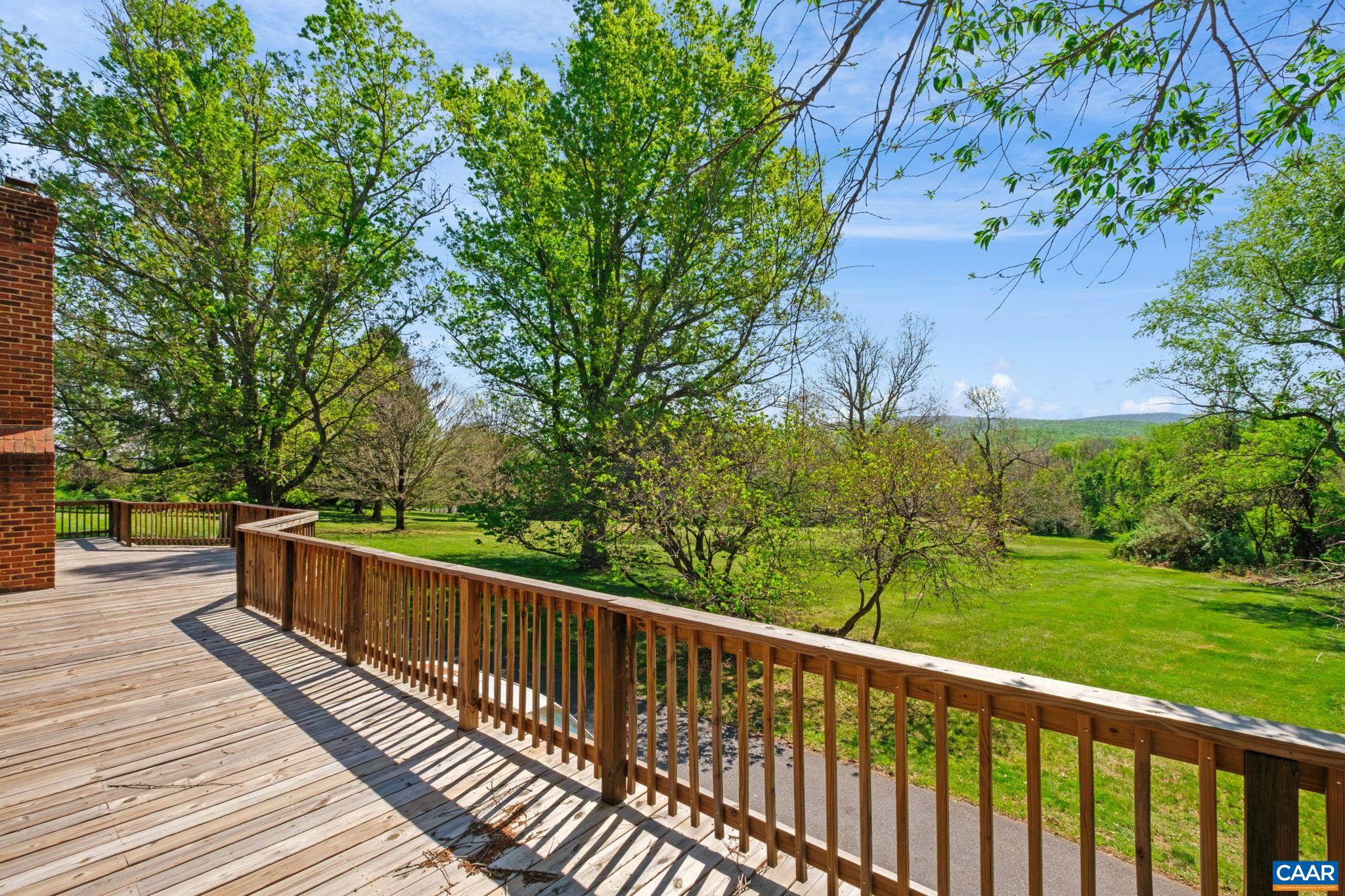 18 PROVIDENCE LN, WAYNESBORO, Virginia 22980, 3 Bedrooms Bedrooms, ,4 BathroomsBathrooms,Residential,P. Buckley Moss Estate,18 PROVIDENCE LN,676356 MLS # 676356