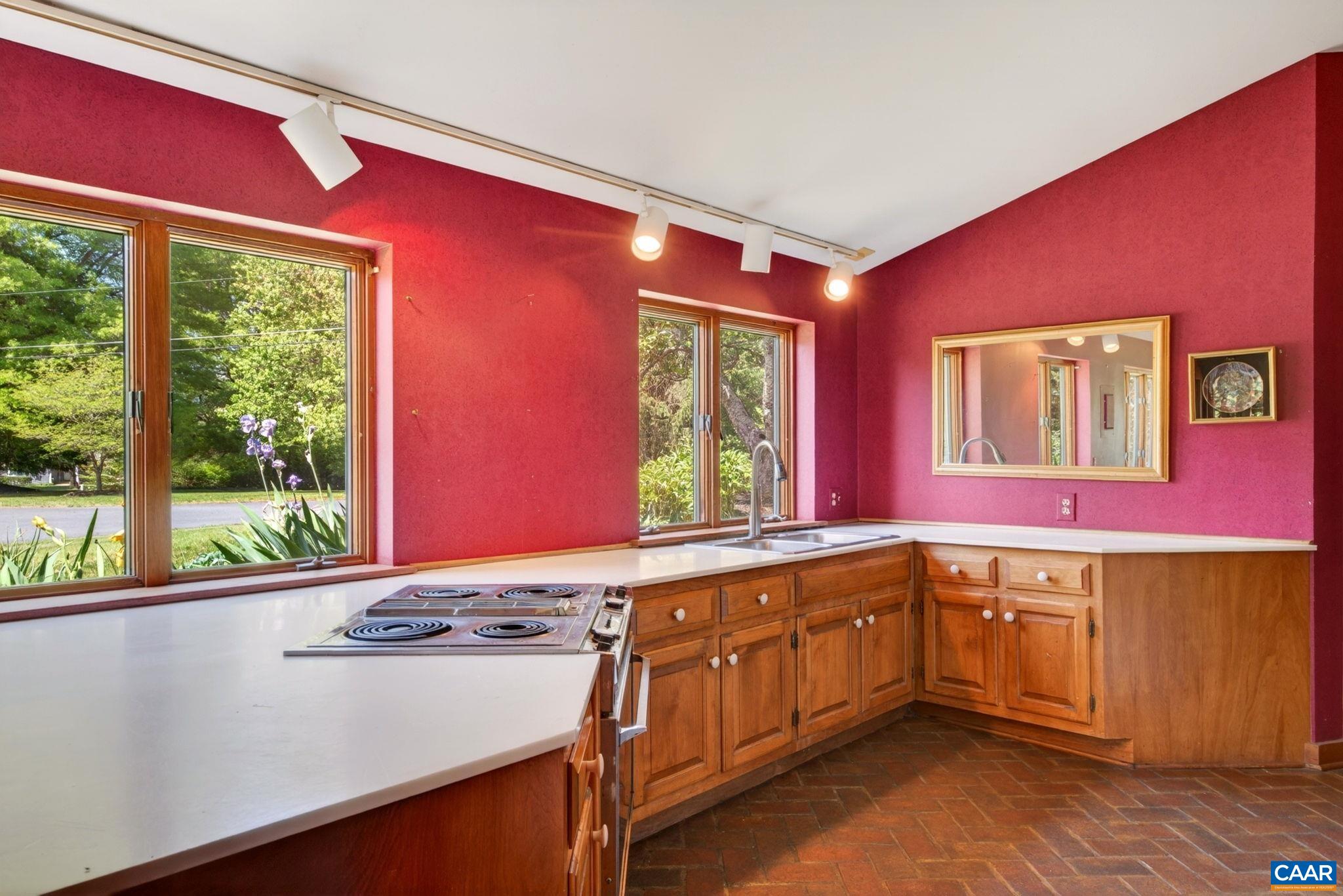 18 PROVIDENCE LN, WAYNESBORO, Virginia 22980, 3 Bedrooms Bedrooms, ,4 BathroomsBathrooms,Residential,P. Buckley Moss Estate,18 PROVIDENCE LN,676356 MLS # 676356