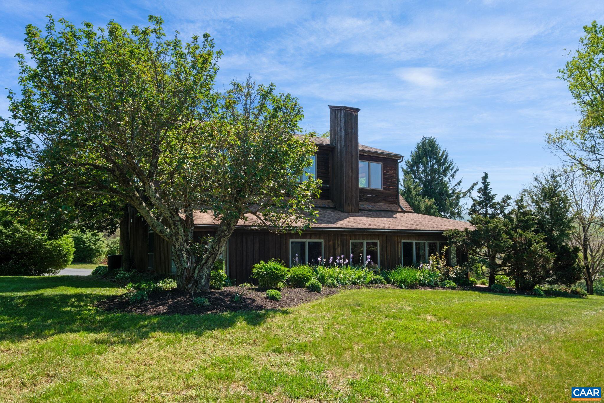 18 PROVIDENCE LN, WAYNESBORO, Virginia 22980, 3 Bedrooms Bedrooms, ,4 BathroomsBathrooms,Residential,P. Buckley Moss Estate,18 PROVIDENCE LN,676356 MLS # 676356