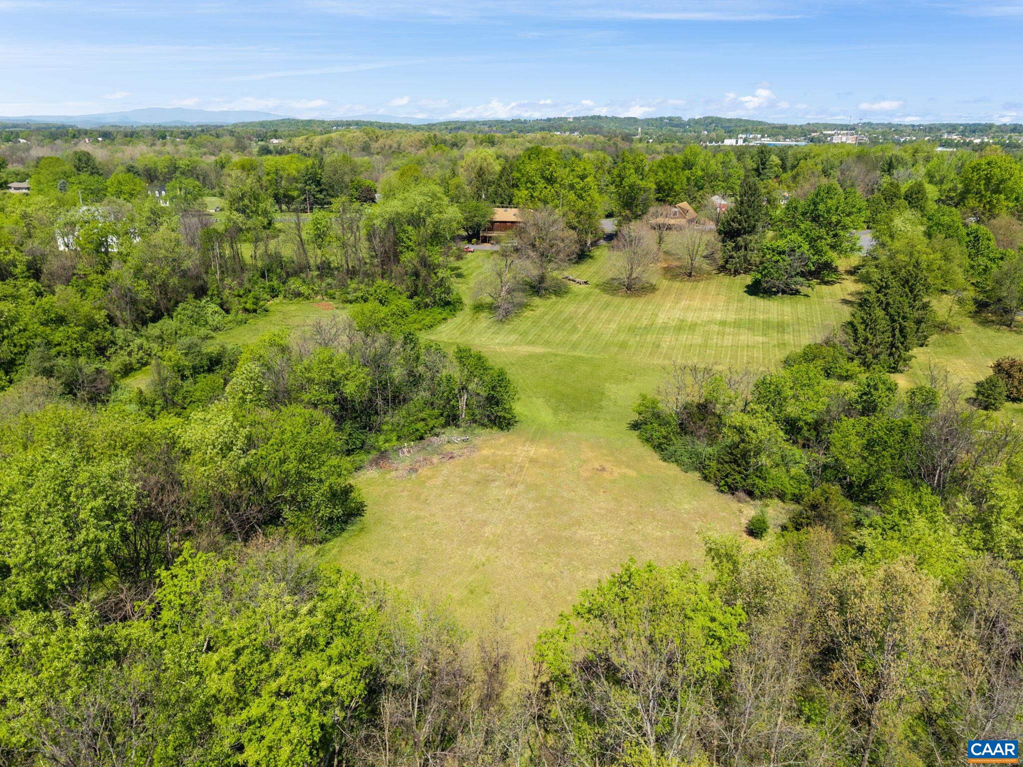 18 PROVIDENCE LN, WAYNESBORO, Virginia 22980, 3 Bedrooms Bedrooms, ,4 BathroomsBathrooms,Residential,P. Buckley Moss Estate,18 PROVIDENCE LN,676356 MLS # 676356