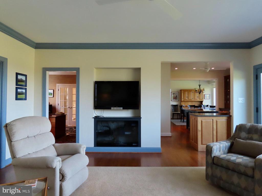 643 RICHMOND RD, AMISSVILLE, Virginia 20106, 3 Bedrooms Bedrooms, ,2 BathroomsBathrooms,Residential,643 RICHMOND RD,VARP2002496 MLS # VARP2002496