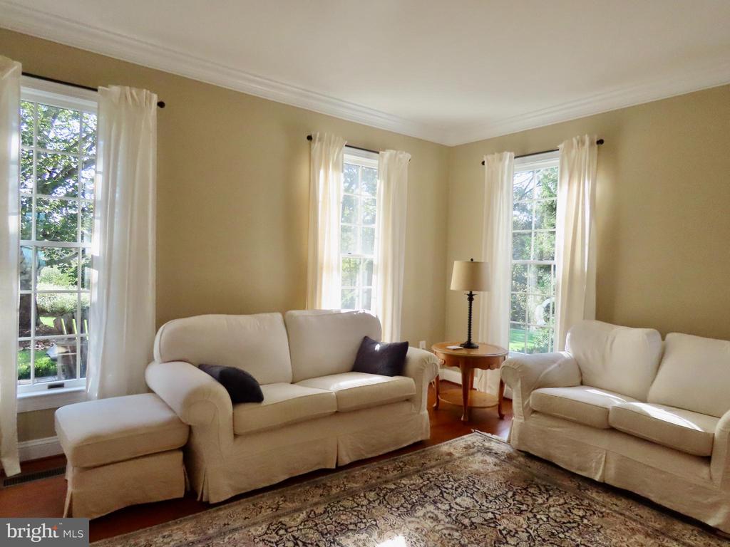 643 RICHMOND RD, AMISSVILLE, Virginia 20106, 3 Bedrooms Bedrooms, ,2 BathroomsBathrooms,Residential,643 RICHMOND RD,VARP2002496 MLS # VARP2002496