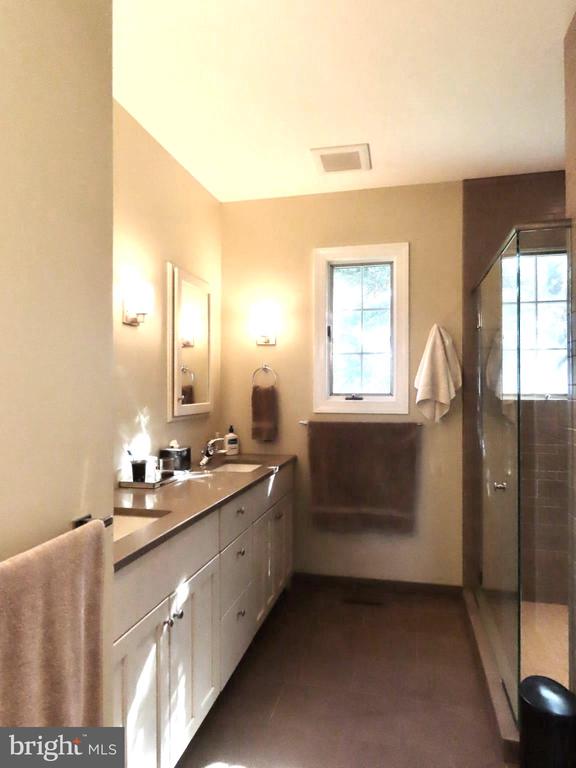 643 RICHMOND RD, AMISSVILLE, Virginia 20106, 3 Bedrooms Bedrooms, ,2 BathroomsBathrooms,Residential,643 RICHMOND RD,VARP2002496 MLS # VARP2002496