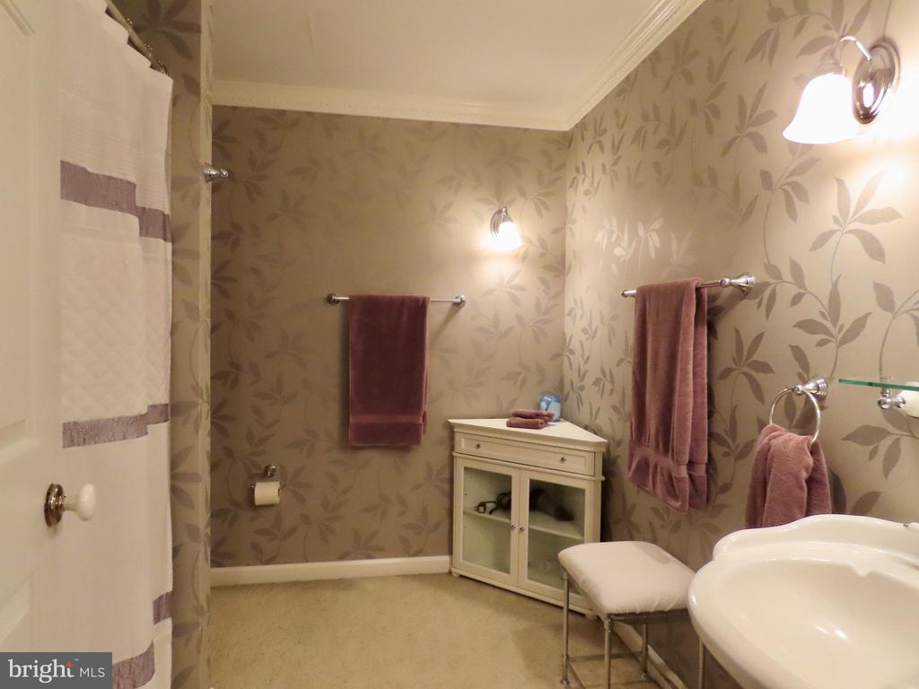 643 RICHMOND RD, AMISSVILLE, Virginia 20106, 3 Bedrooms Bedrooms, ,2 BathroomsBathrooms,Residential,643 RICHMOND RD,VARP2002496 MLS # VARP2002496