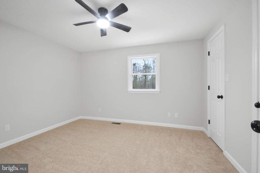 10206 BATTLEFIELD DR, SPOTSYLVANIA, Virginia 22553, 3 Bedrooms Bedrooms, ,2 BathroomsBathrooms,Residential,10206 BATTLEFIELD DR,VASP2040380 MLS # VASP2040380