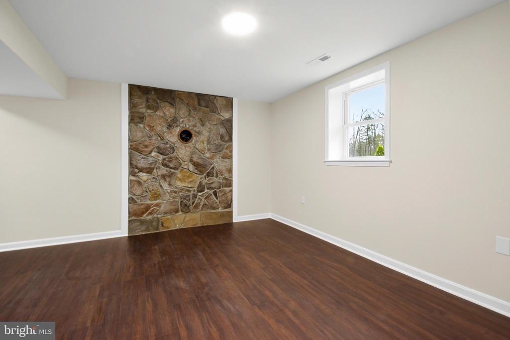 10206 BATTLEFIELD DR, SPOTSYLVANIA, Virginia 22553, 3 Bedrooms Bedrooms, ,2 BathroomsBathrooms,Residential,10206 BATTLEFIELD DR,VASP2040380 MLS # VASP2040380