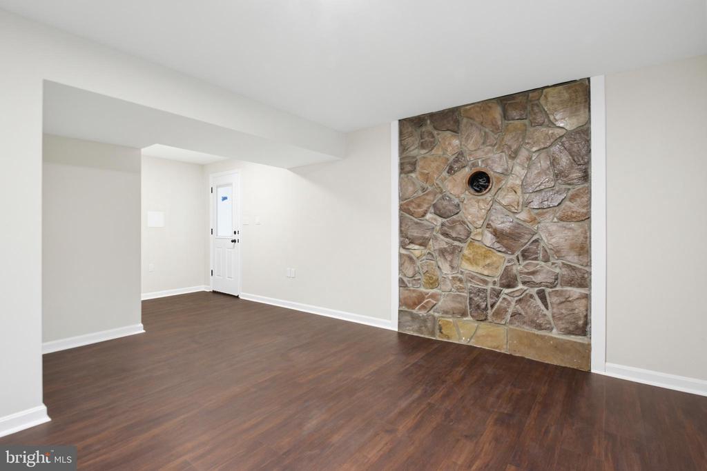 10206 BATTLEFIELD DR, SPOTSYLVANIA, Virginia 22553, 3 Bedrooms Bedrooms, ,2 BathroomsBathrooms,Residential,10206 BATTLEFIELD DR,VASP2040380 MLS # VASP2040380