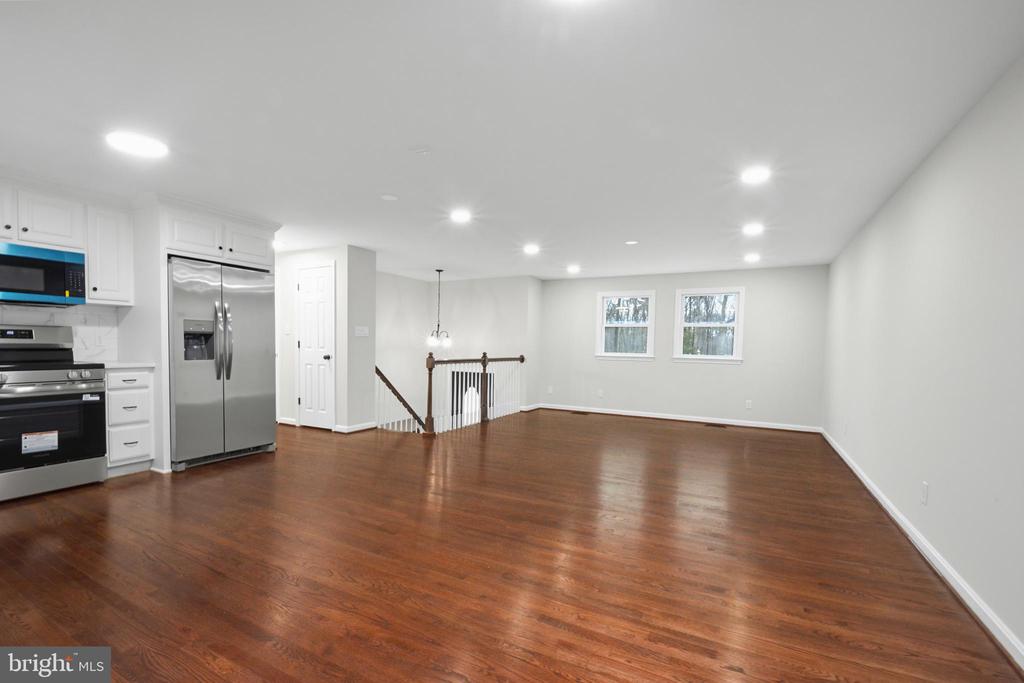 10206 BATTLEFIELD DR, SPOTSYLVANIA, Virginia 22553, 3 Bedrooms Bedrooms, ,2 BathroomsBathrooms,Residential,10206 BATTLEFIELD DR,VASP2040380 MLS # VASP2040380