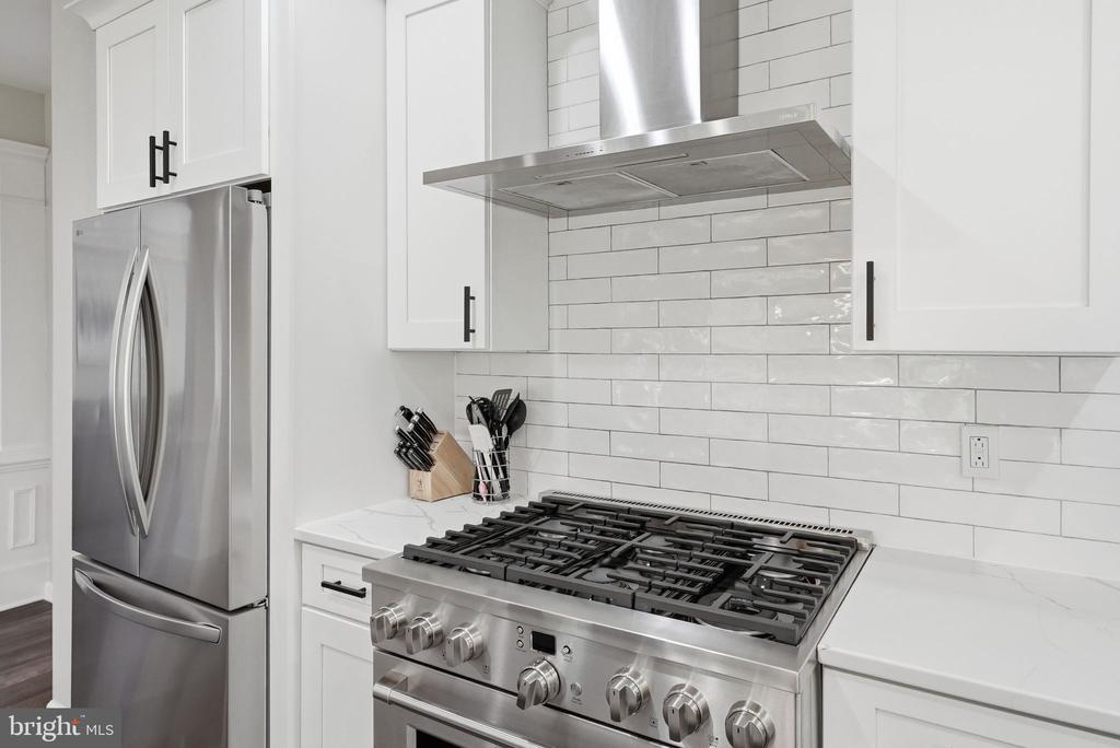 6394 CEDAR BROOK LN, WARRENTON, Virginia 20187, 5 Bedrooms Bedrooms, ,4 BathroomsBathrooms,Residential,6394 CEDAR BROOK LN,VAFQ2021706 MLS # VAFQ2021706