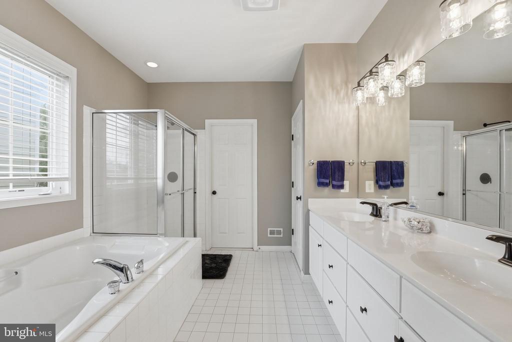 6394 CEDAR BROOK LN, WARRENTON, Virginia 20187, 5 Bedrooms Bedrooms, ,4 BathroomsBathrooms,Residential,6394 CEDAR BROOK LN,VAFQ2021706 MLS # VAFQ2021706