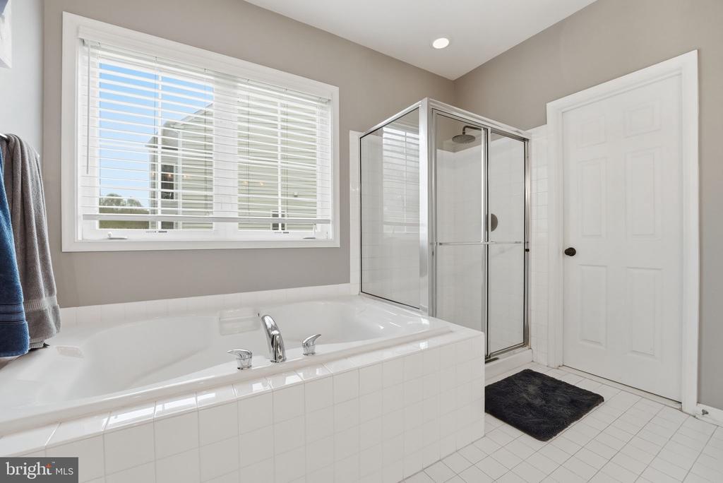 6394 CEDAR BROOK LN, WARRENTON, Virginia 20187, 5 Bedrooms Bedrooms, ,4 BathroomsBathrooms,Residential,6394 CEDAR BROOK LN,VAFQ2021706 MLS # VAFQ2021706