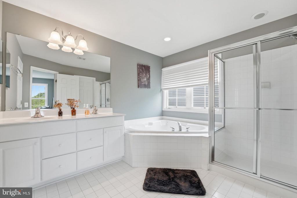 6394 CEDAR BROOK LN, WARRENTON, Virginia 20187, 5 Bedrooms Bedrooms, ,4 BathroomsBathrooms,Residential,6394 CEDAR BROOK LN,VAFQ2021706 MLS # VAFQ2021706