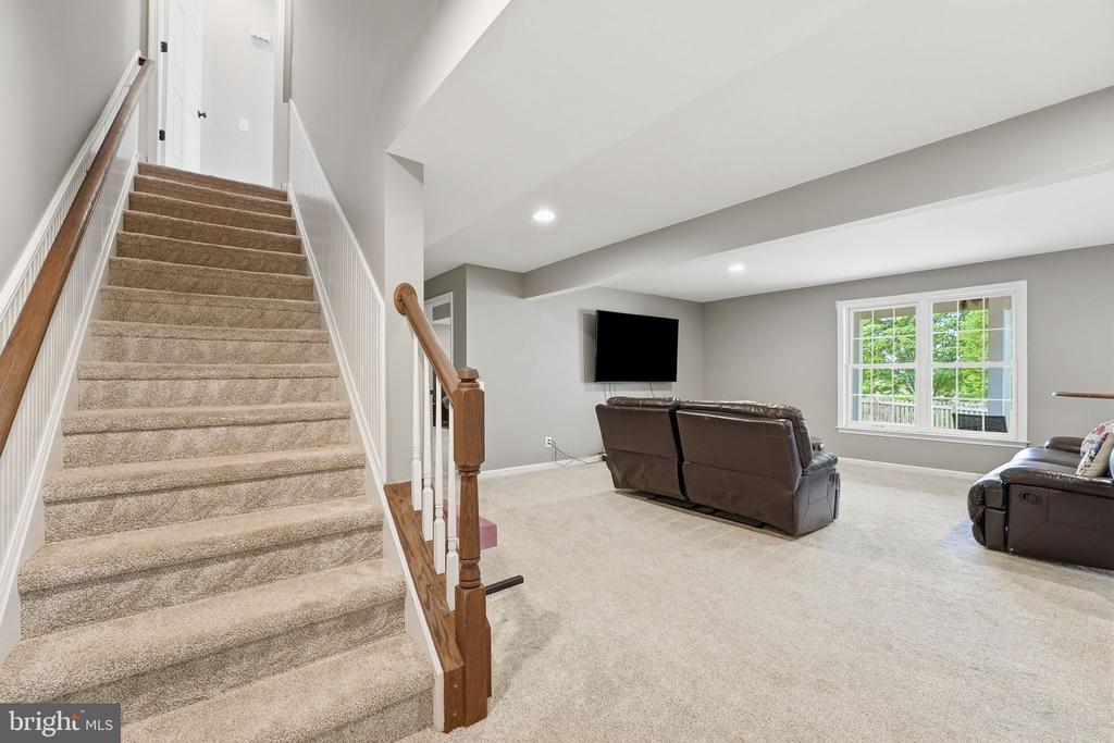 6394 CEDAR BROOK LN, WARRENTON, Virginia 20187, 5 Bedrooms Bedrooms, ,4 BathroomsBathrooms,Residential,6394 CEDAR BROOK LN,VAFQ2021706 MLS # VAFQ2021706