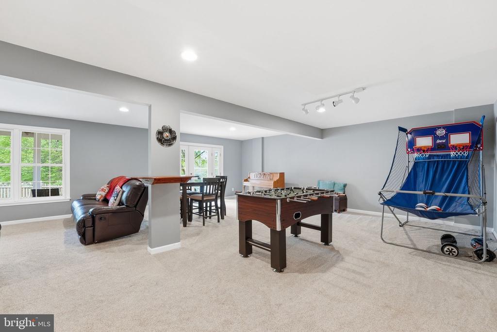 6394 CEDAR BROOK LN, WARRENTON, Virginia 20187, 5 Bedrooms Bedrooms, ,4 BathroomsBathrooms,Residential,6394 CEDAR BROOK LN,VAFQ2021706 MLS # VAFQ2021706