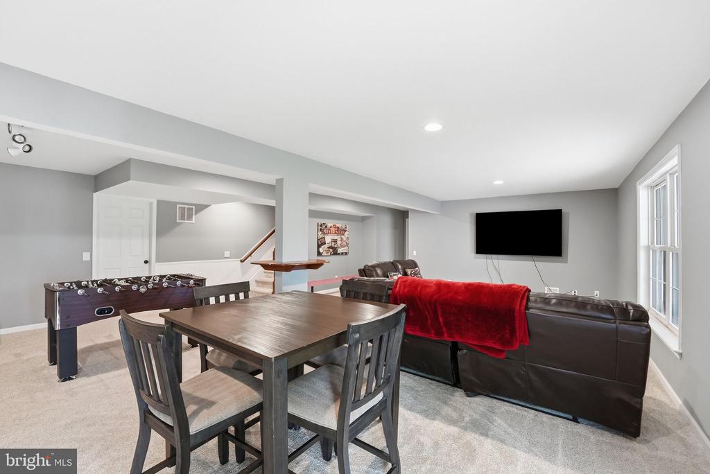 6394 CEDAR BROOK LN, WARRENTON, Virginia 20187, 5 Bedrooms Bedrooms, ,4 BathroomsBathrooms,Residential,6394 CEDAR BROOK LN,VAFQ2021706 MLS # VAFQ2021706