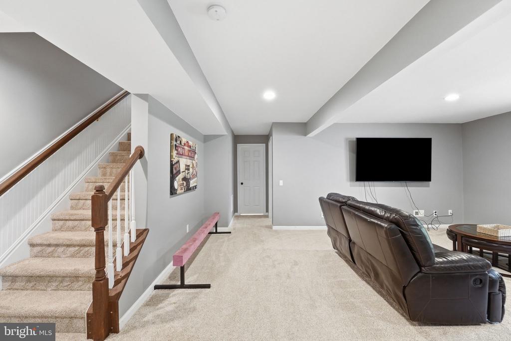 6394 CEDAR BROOK LN, WARRENTON, Virginia 20187, 5 Bedrooms Bedrooms, ,4 BathroomsBathrooms,Residential,6394 CEDAR BROOK LN,VAFQ2021706 MLS # VAFQ2021706