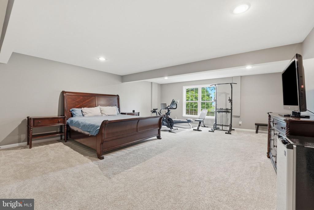 6394 CEDAR BROOK LN, WARRENTON, Virginia 20187, 5 Bedrooms Bedrooms, ,4 BathroomsBathrooms,Residential,6394 CEDAR BROOK LN,VAFQ2021706 MLS # VAFQ2021706