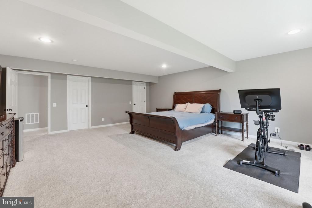 6394 CEDAR BROOK LN, WARRENTON, Virginia 20187, 5 Bedrooms Bedrooms, ,4 BathroomsBathrooms,Residential,6394 CEDAR BROOK LN,VAFQ2021706 MLS # VAFQ2021706