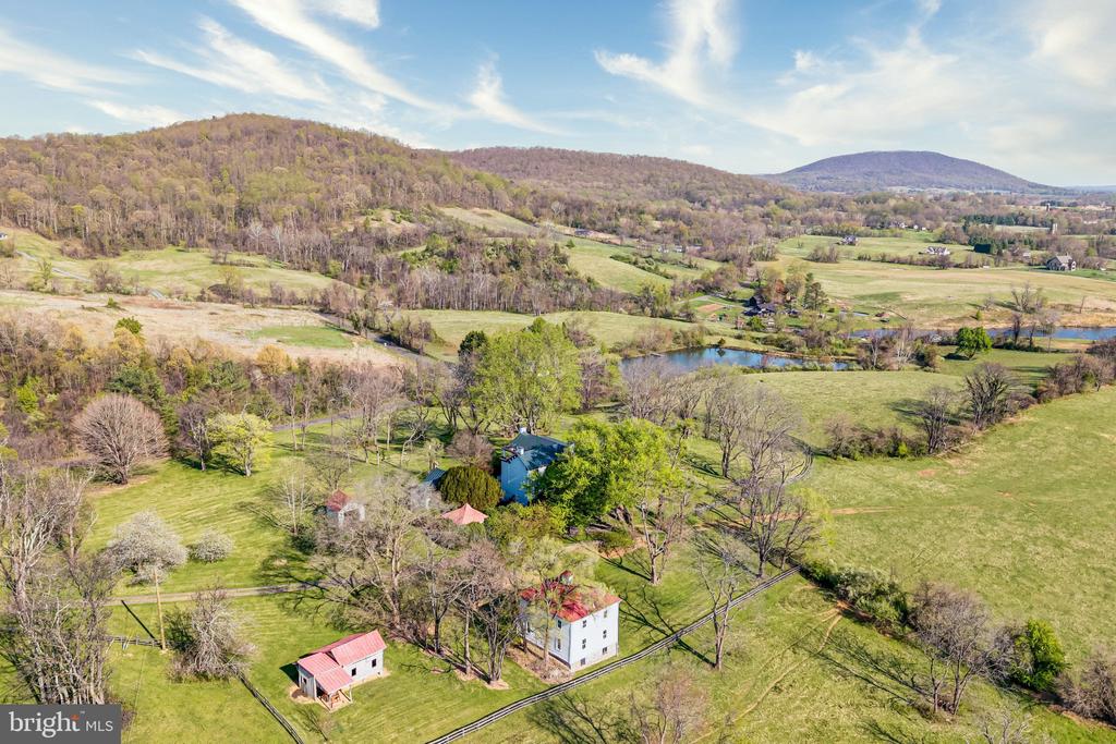 12087 MOSS HOLLOW RD, WARRENTON, Virginia 20187, 3 Bedrooms Bedrooms, ,2 BathroomsBathrooms,Residential,12087 MOSS HOLLOW RD,VAFQ2020908 MLS # VAFQ2020908