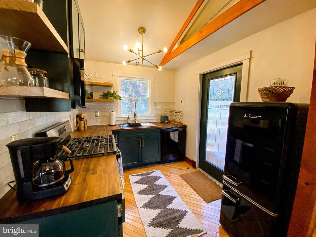 1434 BULL YEARLING RD, STANARDSVILLE, Virginia 22973, 1 Bedroom Bedrooms, ,1 BathroomBathrooms,Residential,1434 BULL YEARLING RD,VAGR2000854 MLS # VAGR2000854