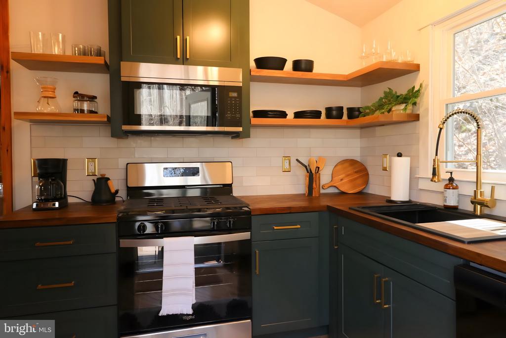 1434 BULL YEARLING RD, STANARDSVILLE, Virginia 22973, 1 Bedroom Bedrooms, ,1 BathroomBathrooms,Residential,1434 BULL YEARLING RD,VAGR2000854 MLS # VAGR2000854