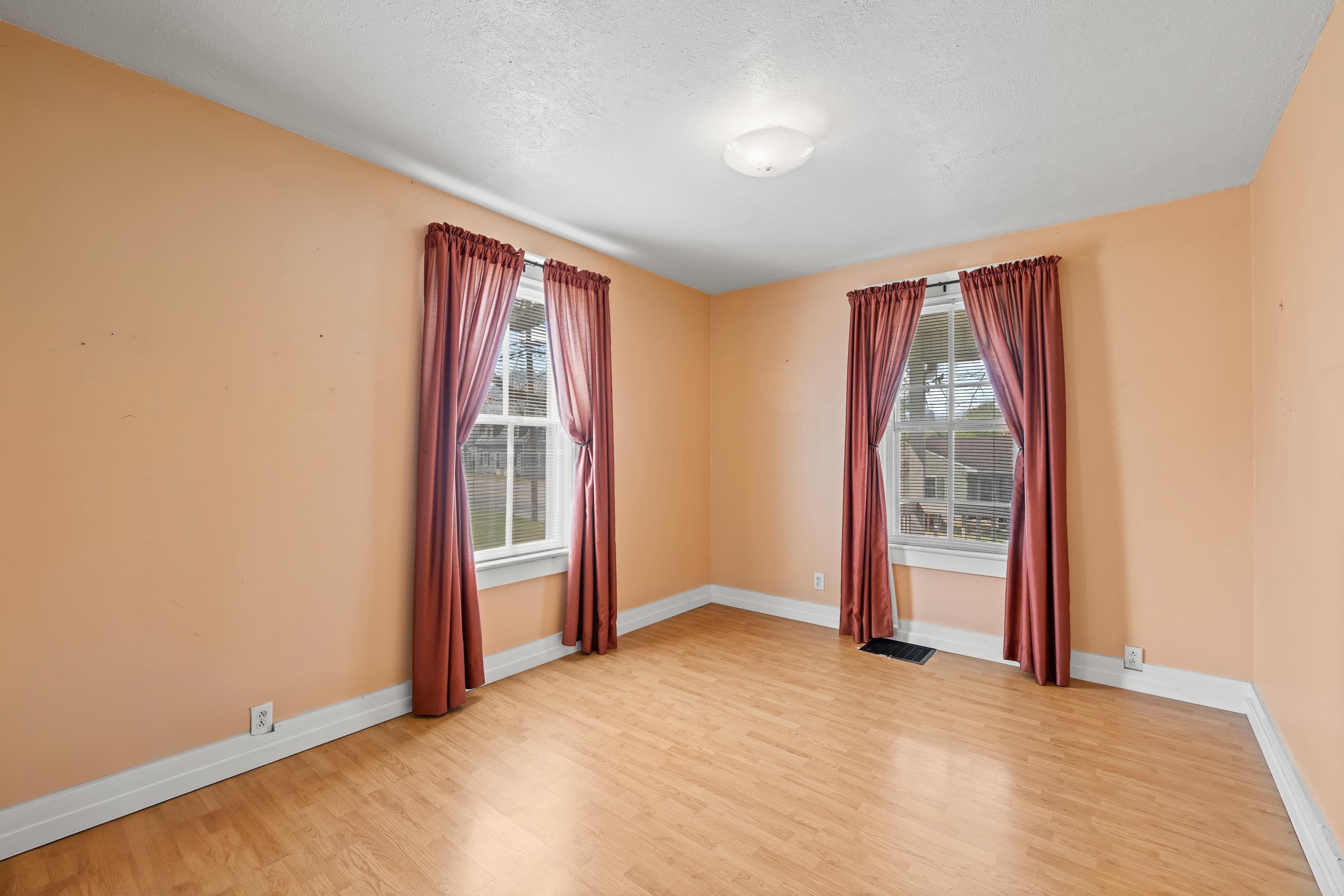 688 FLORENCE AVE, WAYNESBORO, Virginia 22980, 5 Bedrooms Bedrooms, ,2 BathroomsBathrooms,Residential,688 FLORENCE AVE,675323 MLS # 675323