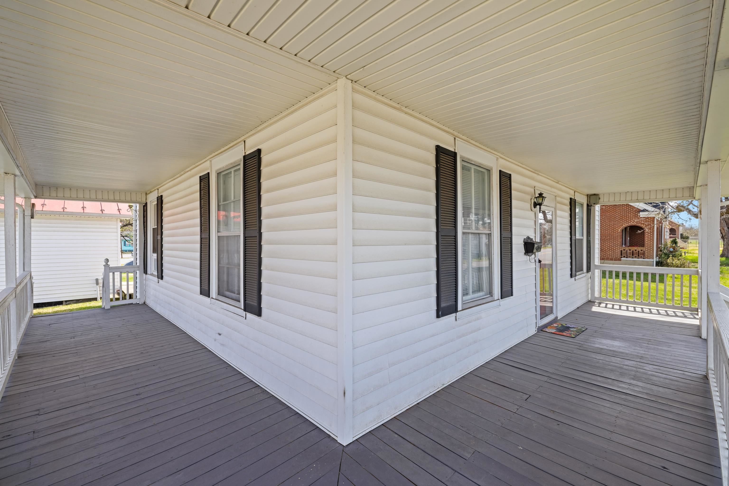 688 FLORENCE AVE, WAYNESBORO, Virginia 22980, 5 Bedrooms Bedrooms, ,2 BathroomsBathrooms,Residential,688 FLORENCE AVE,675323 MLS # 675323