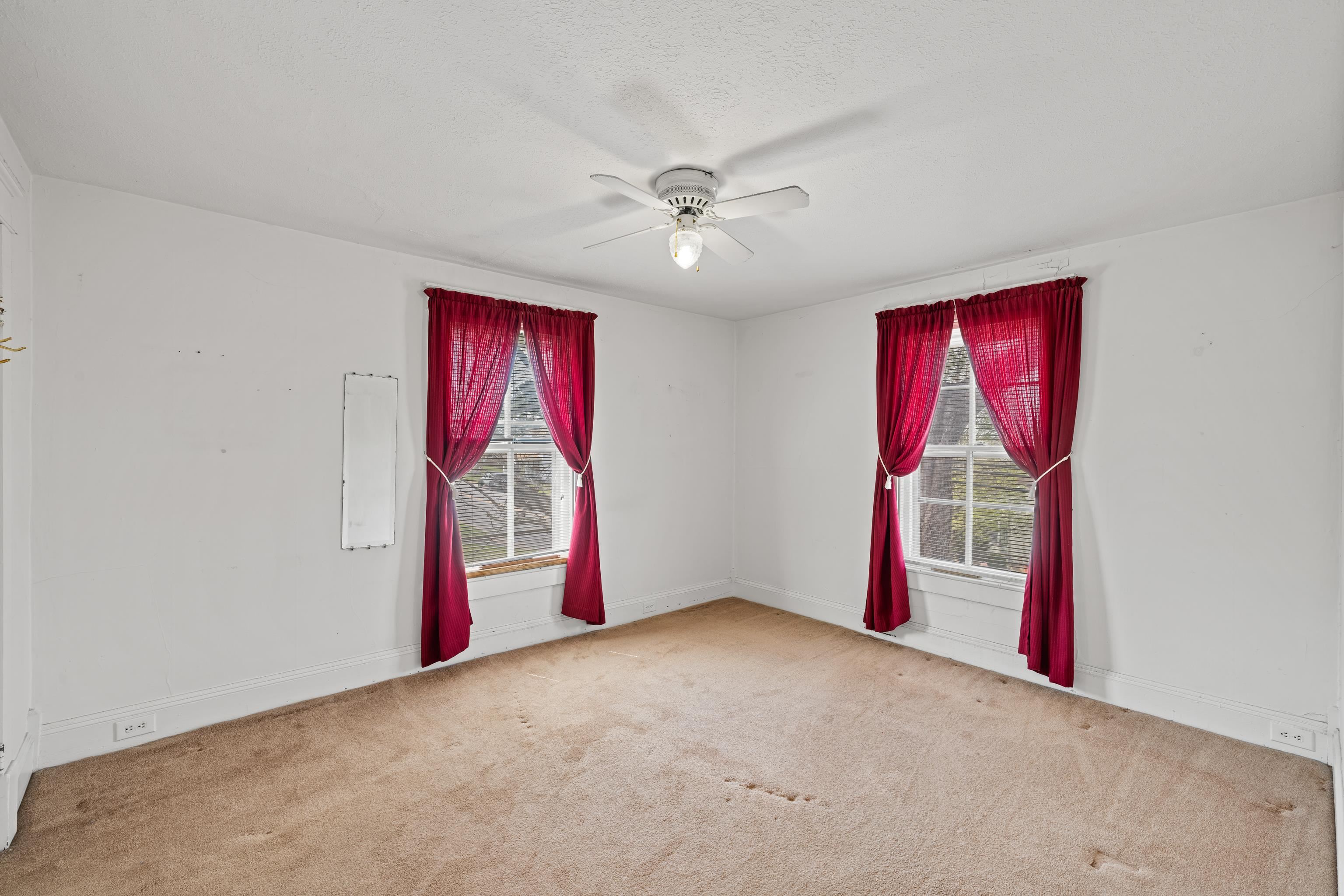 688 FLORENCE AVE, WAYNESBORO, Virginia 22980, 5 Bedrooms Bedrooms, ,2 BathroomsBathrooms,Residential,688 FLORENCE AVE,675323 MLS # 675323