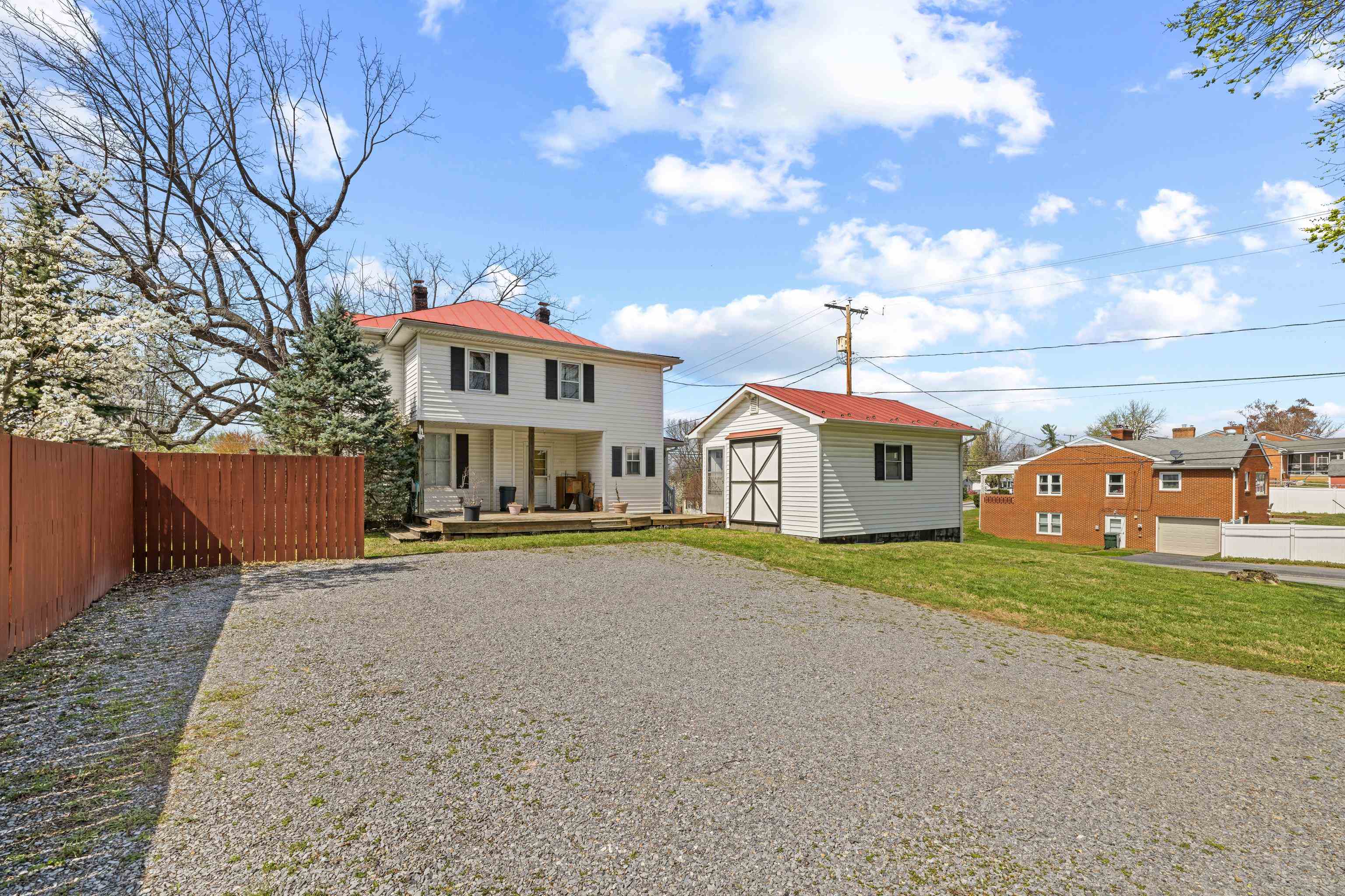 688 FLORENCE AVE, WAYNESBORO, Virginia 22980, 5 Bedrooms Bedrooms, ,2 BathroomsBathrooms,Residential,688 FLORENCE AVE,675323 MLS # 675323